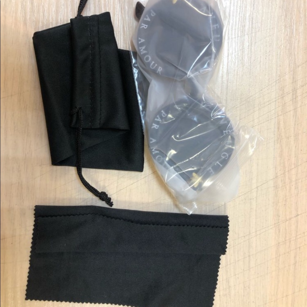 🐝Fashion Round Sunglasses 🐝 - Picture 4 of 5